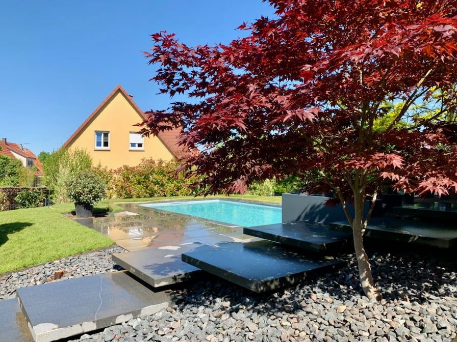 Piscine et son aménagement paysager aux alentours de Ribeauvillé dans le Haut-Rhin Guebwiller 2