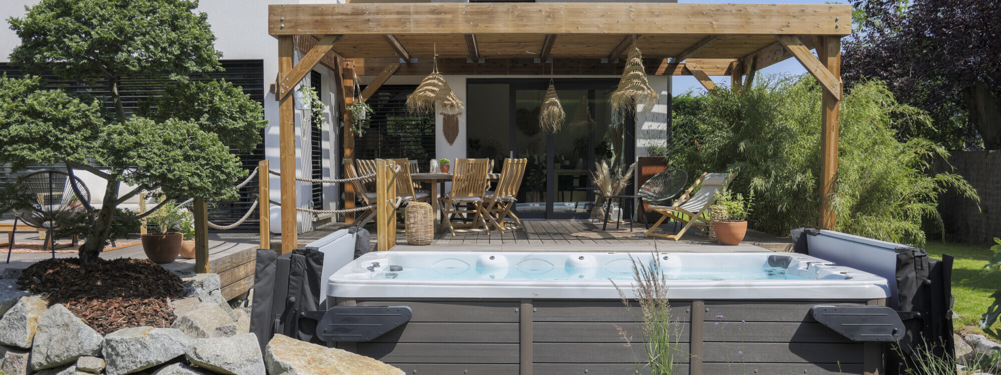 Spa de nage et pergola en bois près de Colmar, Haut-Rhin Rixheim