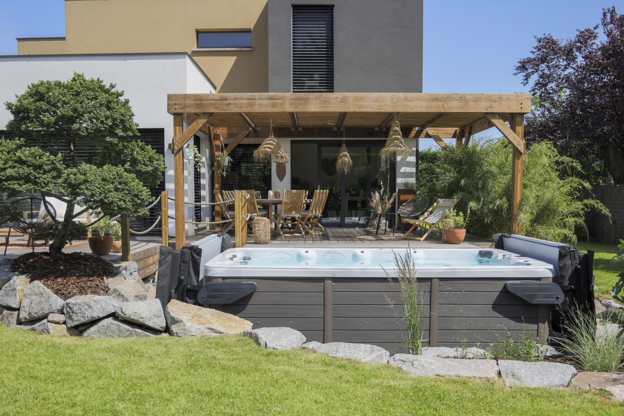 Spa de nage et pergola en bois près de Colmar, Haut-Rhin Rixheim