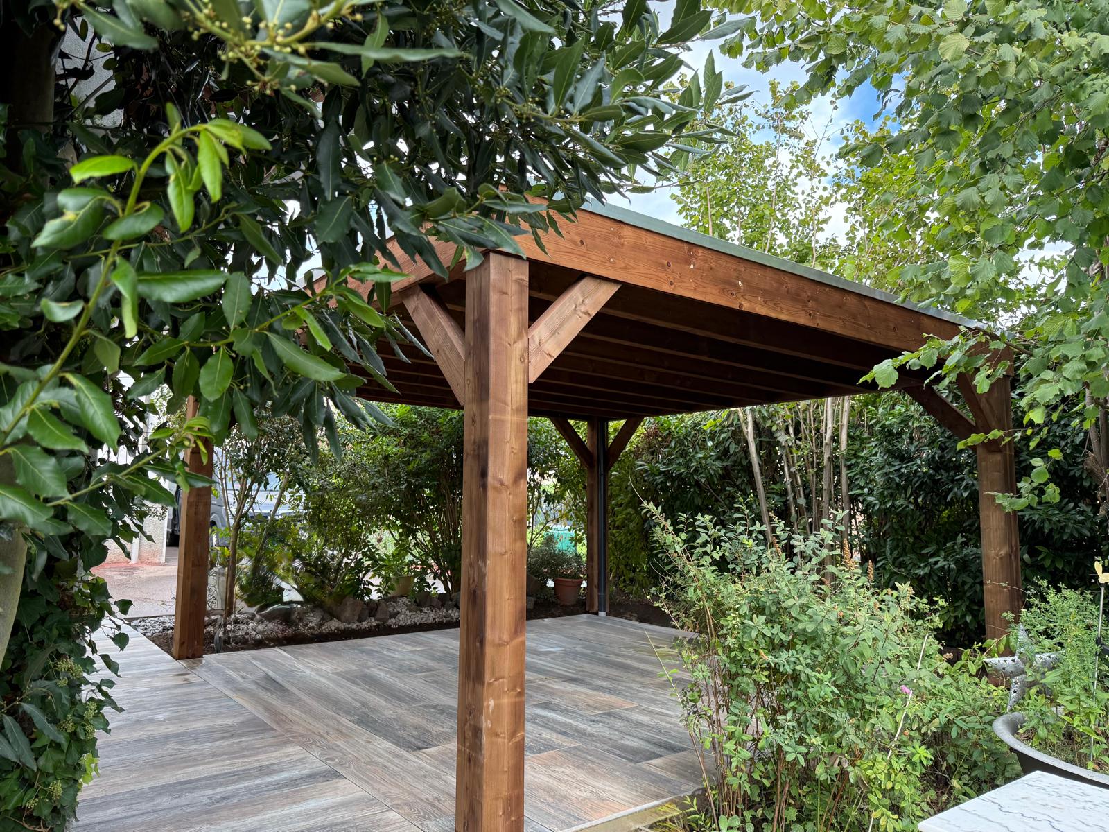 Pose d&#8217;une pergola en bois à Colmar Kingersheim