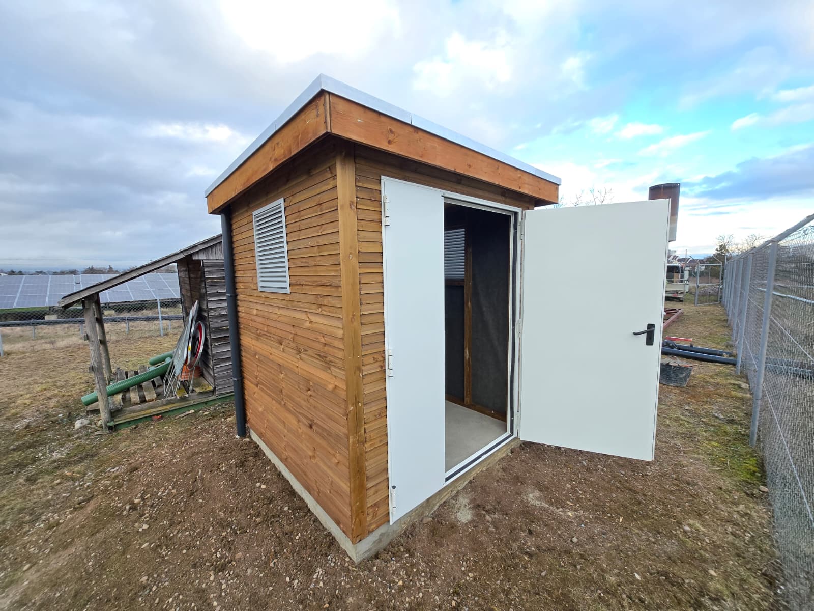 ABRI JARDIN PORTE MGCREATION COLMAR | MG création Installation d’un abri de jardin à Colmar Mulhouse 7