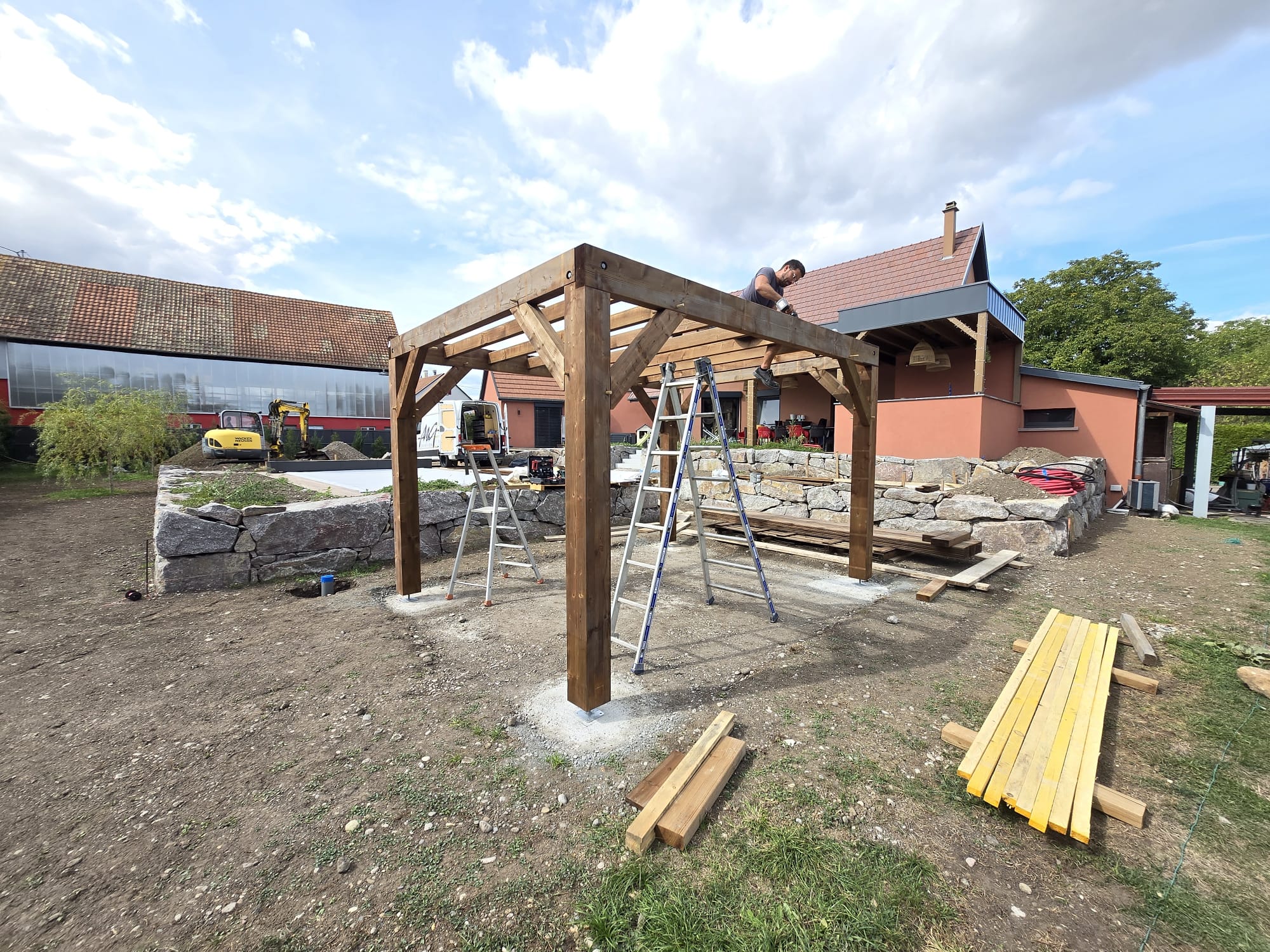 ASSEMBLAGE TOITURE BOIS PERGOLA MG CREATION | MG création Pergolas bois près de Colmar : Une réalisation MG Création Mulhouse 5
