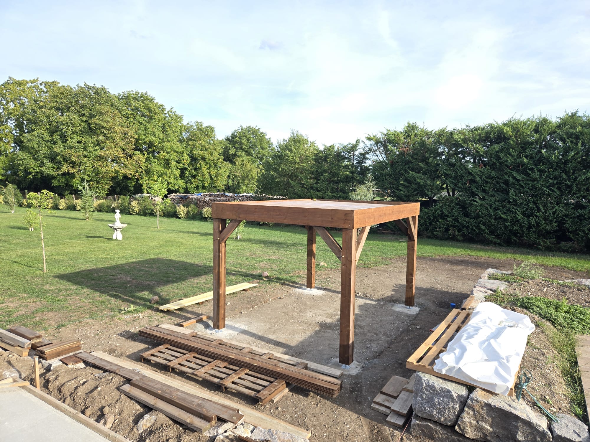 STRUCTURE TOITURE PLATE ABRI BOIS WIDENSOLEN | MG création Pergolas bois près de Colmar : Une réalisation MG Création Erstein 6